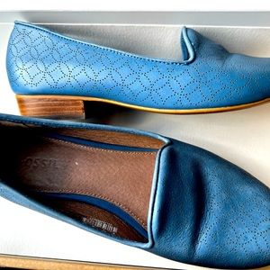 Fossil leather blue satin loafers